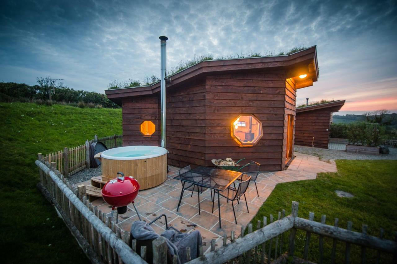 Treberfedd Farm Cottages And Cabins Lampeter Exterior photo